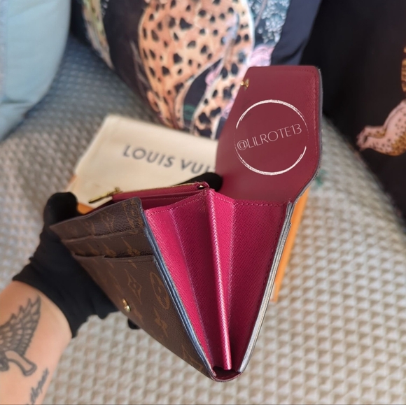 ⚡ FLASH SALE - Louis Vuitton Portefeiulle Sarah Wallet - Picture 10 of 16